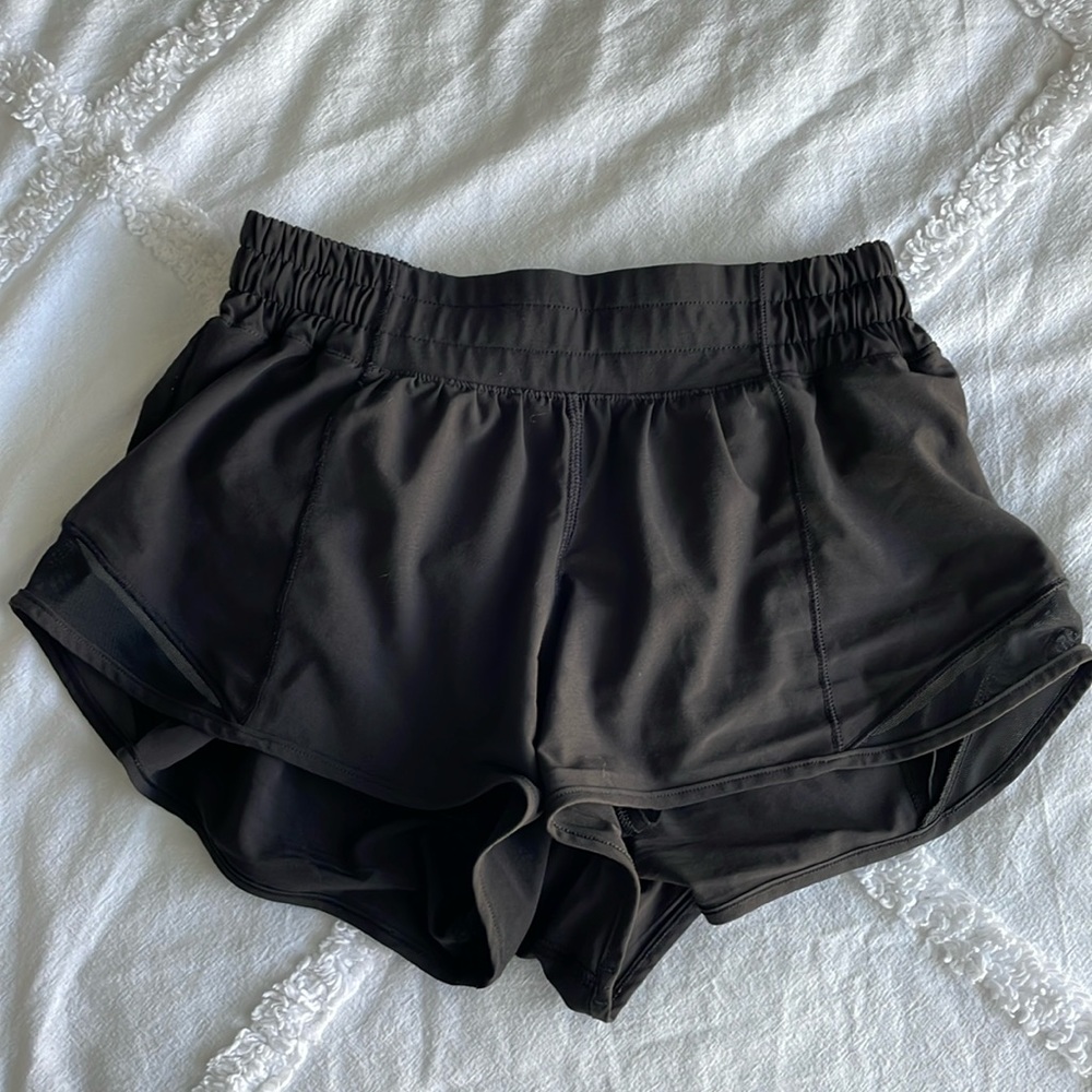 Lululemon LR Hotty Hot Shorts 2.5”